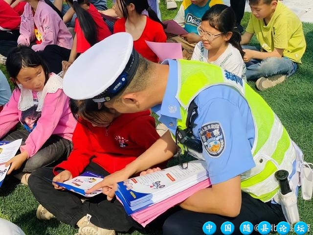 法制宣传进校园 平安“警”相随