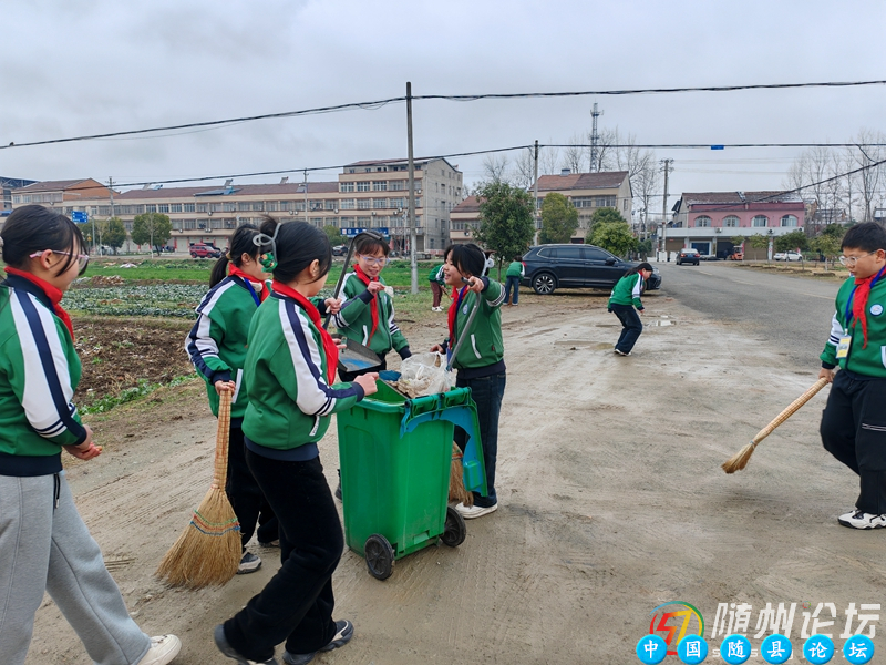 随县安居镇第二小学积极开展学雷锋系列活动