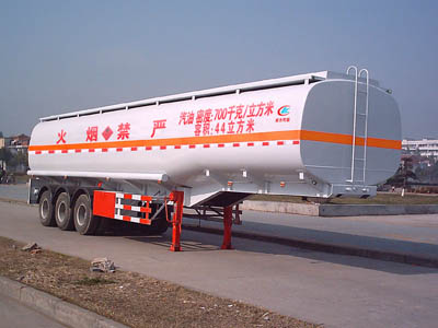 程力威牌CLW9400GYY型运油半挂车