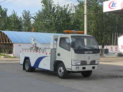 东风小金霸拖吊型清障车