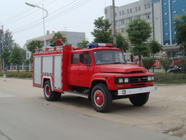 东风140型水罐消防车